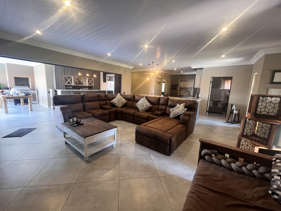 4 Bedroom Property for Sale in Wilkoppies North West